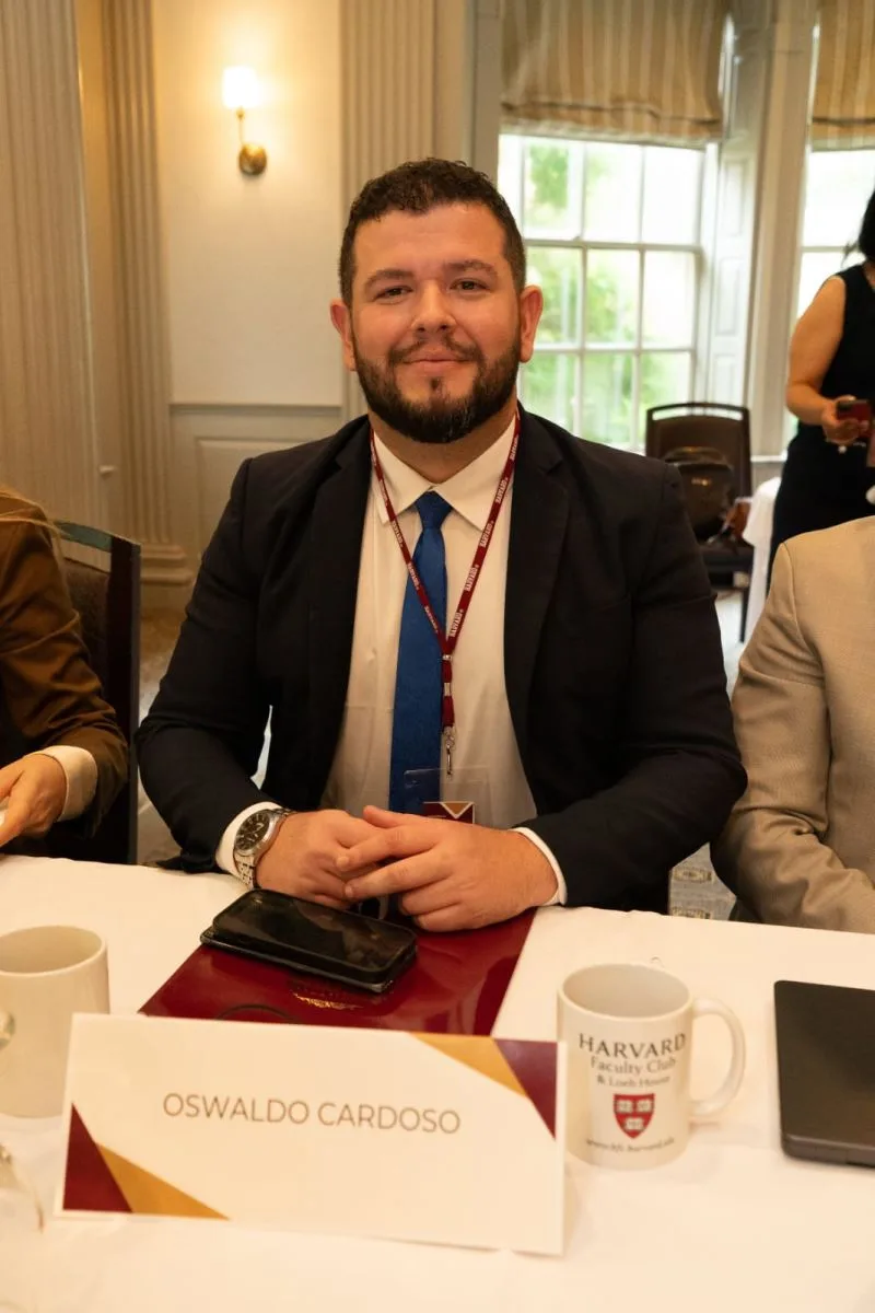 Da periferia às cadeiras de Harvard: a inspiradora trajetória do advogado Oswaldo Cardoso