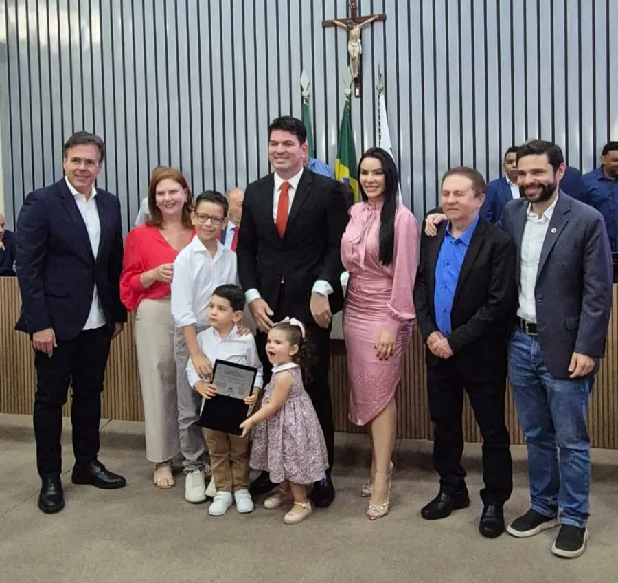 Fernanda Pessoa participa de Sessão Solene de Entrega do Título de Cidadão Maracanauense