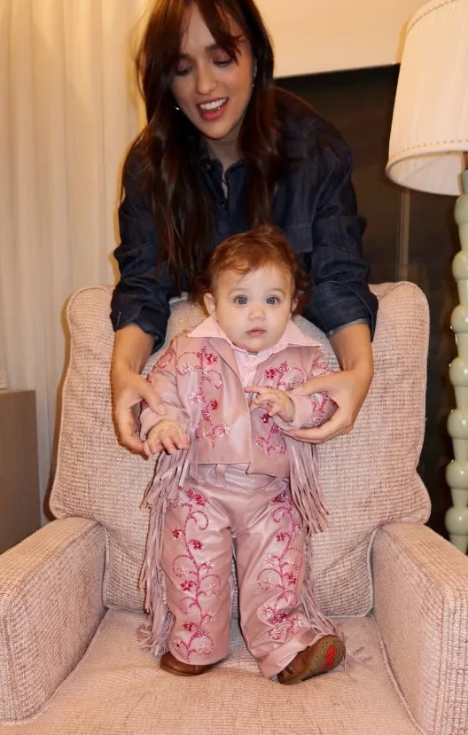 Rafa Kalimann em momento de fofura com a filha, Zuza