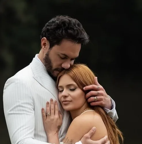 Viih Tube e Eliezer anunciam data do casamento