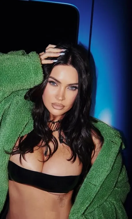 Megan Fox é chamada de velha e reage