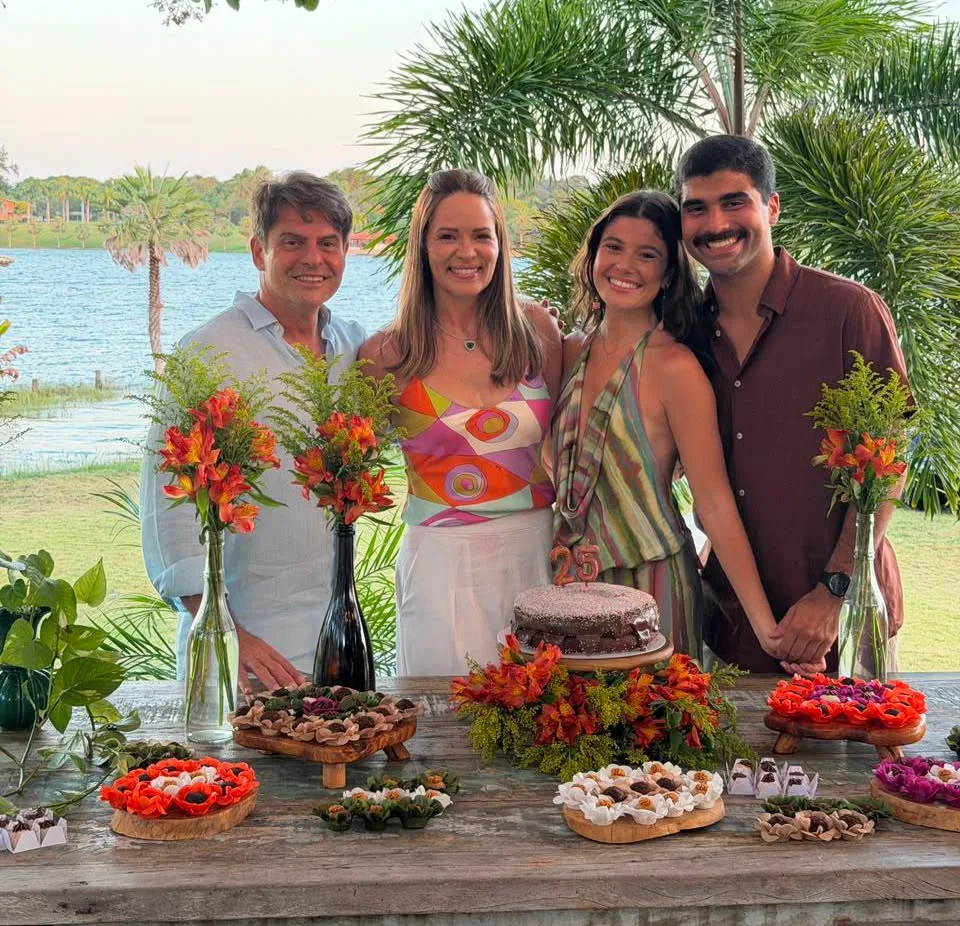Myrella e Pistalo Tomé recebem amigos de Júlia Benevides em animada festa de aniversário