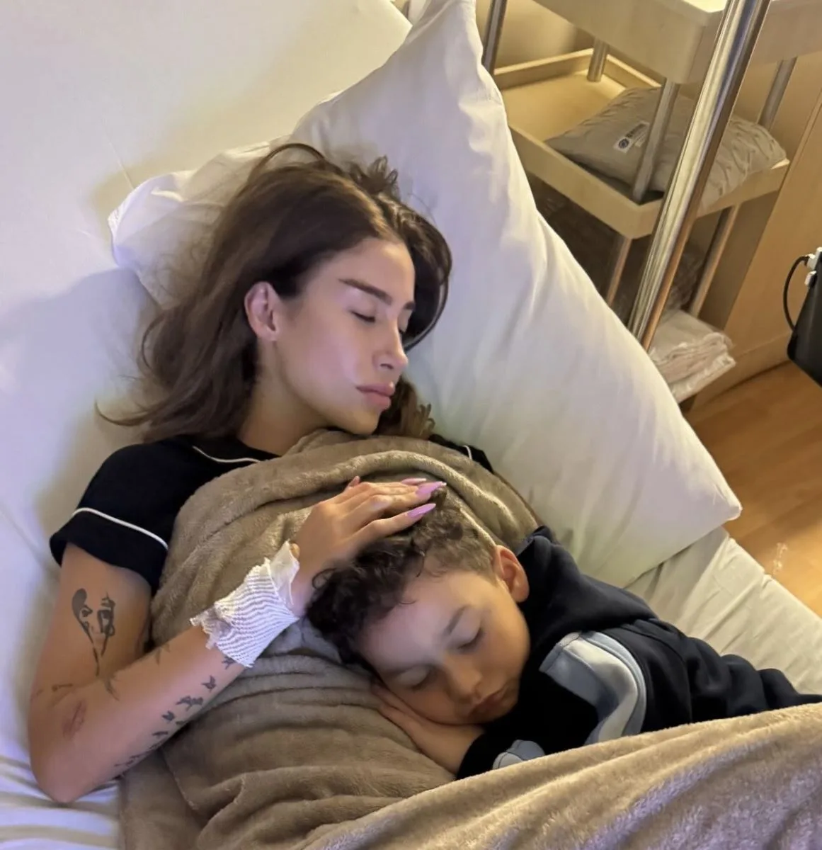 Bianca Andrade recebe alta e tranquiliza fãs após internação por infecção nos rins