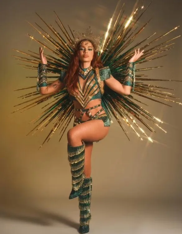 Anitta é a nova rainha de bateria da Grande Rio