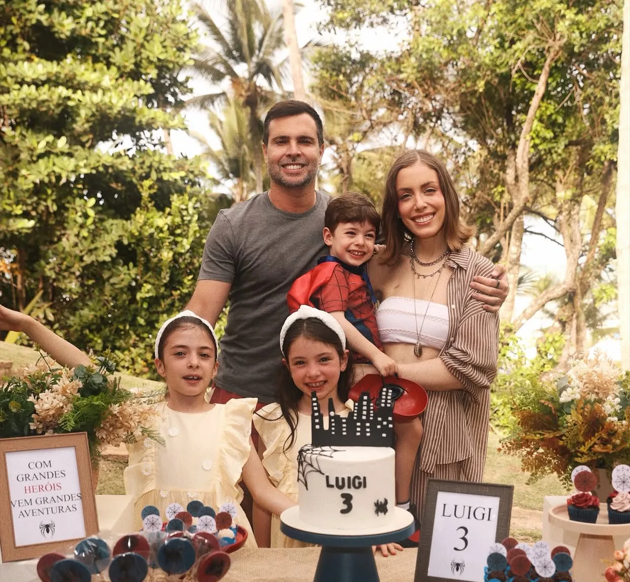 Fabiana Justus celebra três anos do filho, Luigi, na Bahia