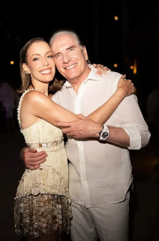 "Finalmente uma festa que não tive que pagar", desabafa Roberto Justus sobre casamento da filha