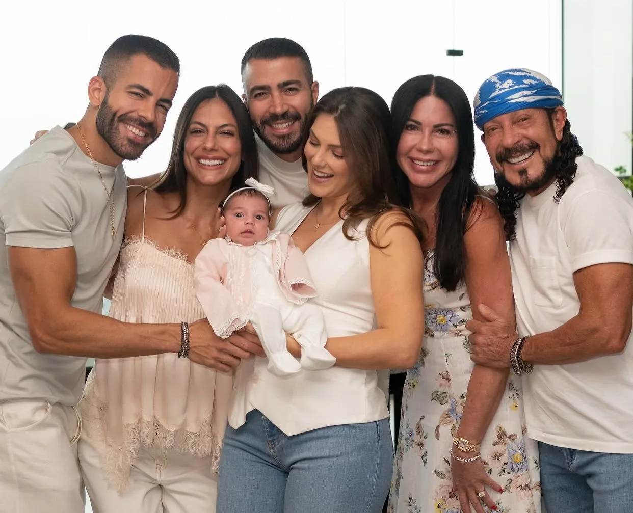 Pati Guerra e Rafa Marques comemoram um mês da filha Malu