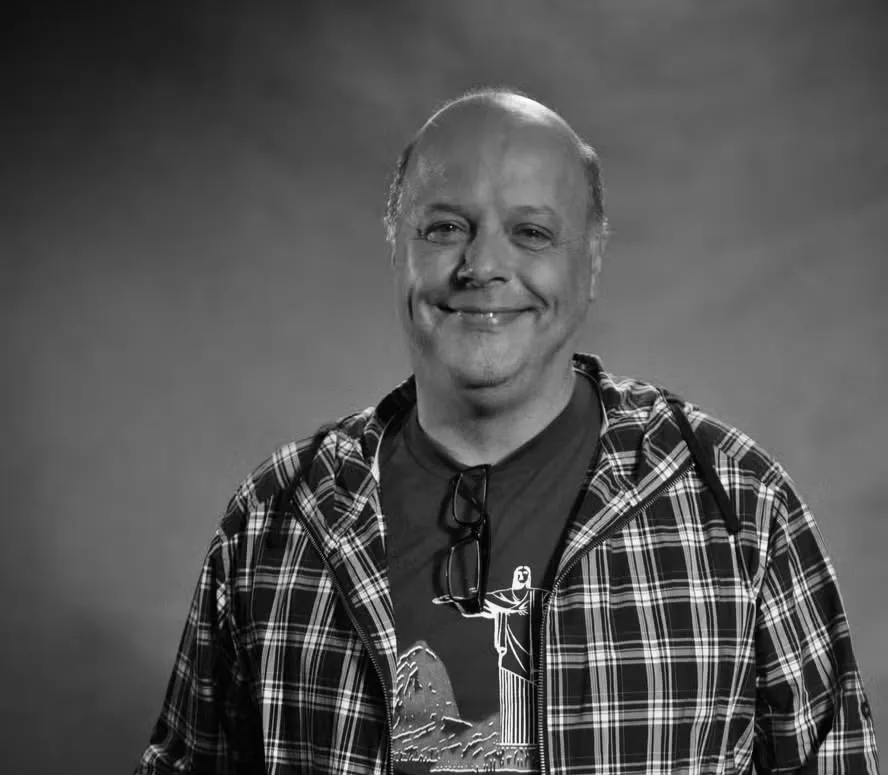 Roney Facchini, ator de “Rá-Tim-Bum”, morre aos 73 anos em São Paulo