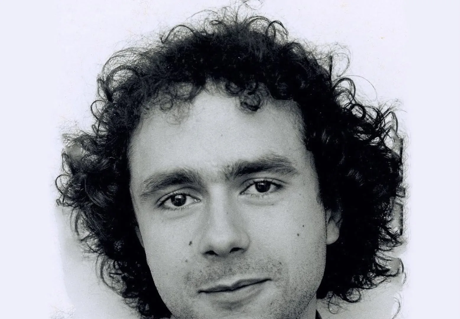 Morre Okky de Souza, jornalista que escreveu biografia nunca publicada de Roberto Carlos