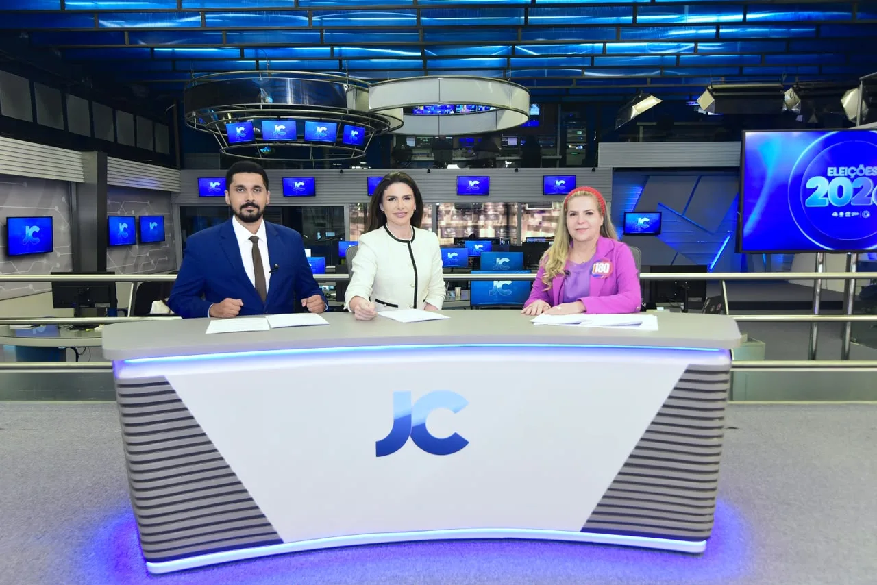 Luizianne Lins participa de entrevistas no Grupo Cidade de Comunicação