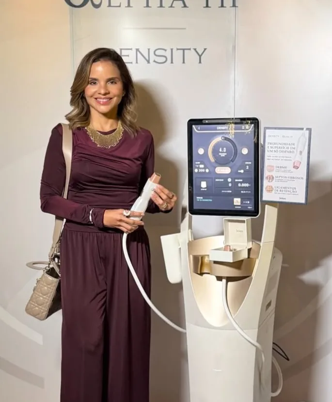 Viviane Martins chega a Recife para o lançamento do Density Alpha Tip