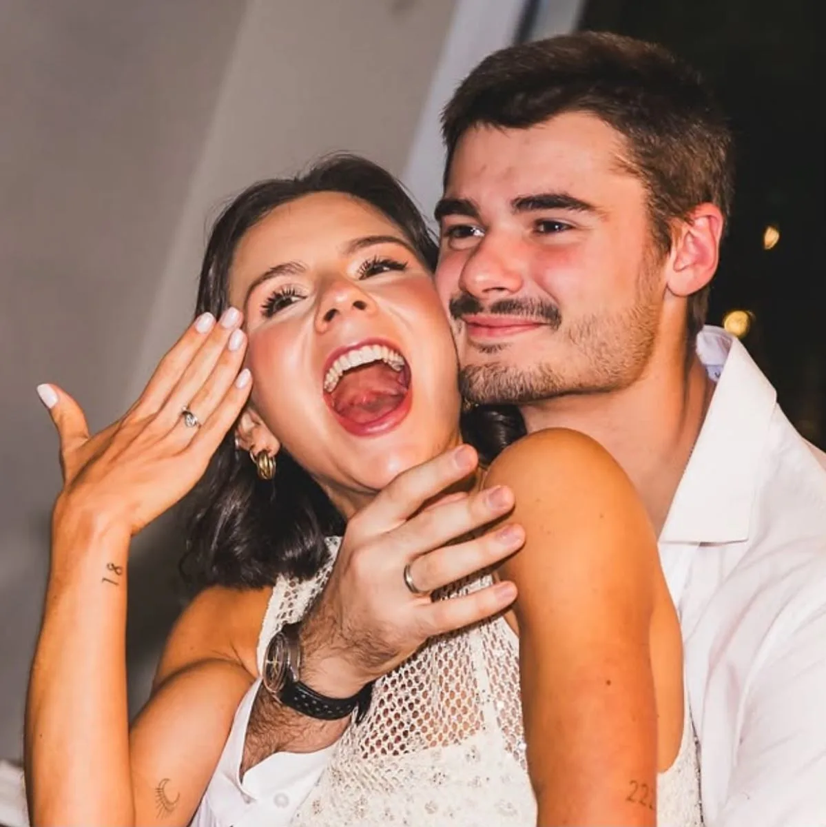 Filho de Fábio Assunção fica noivo e ausência dele nas fotos chama atenção nas redes
