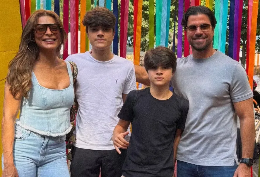 Juliana Paes fala sobre a maternidade de dois adolescentes: “Divido angústias com eles”