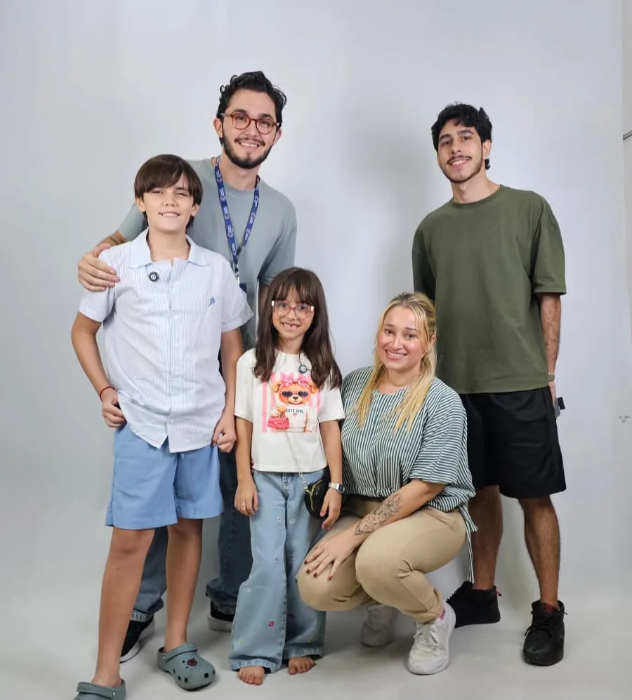 Gabriel Mendes participa de campanha de Dia das Crianças do Centro Fashion