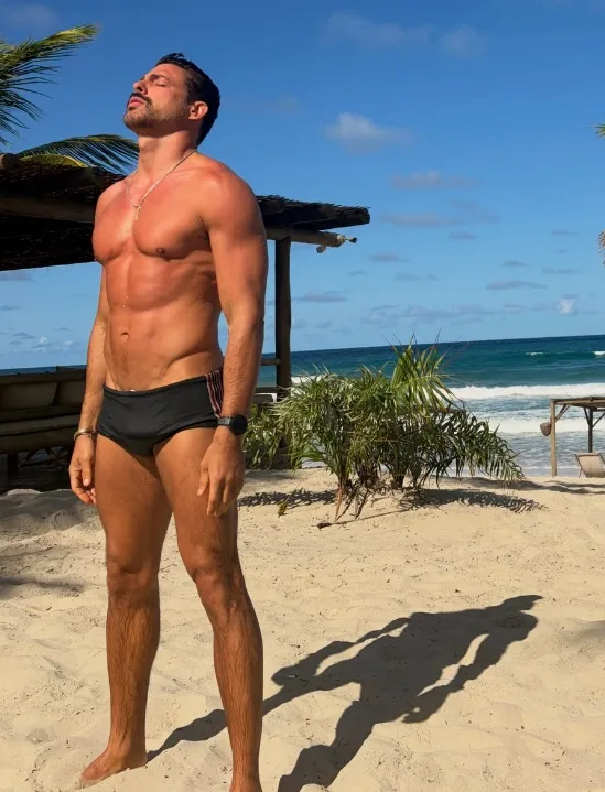 Cauã Reymond se pronuncia sobre nudes
