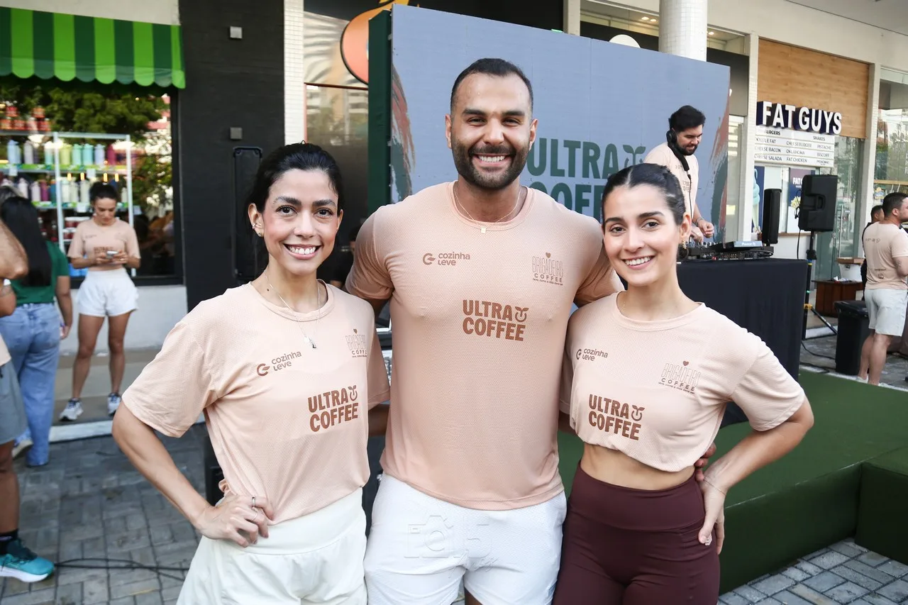 Débora Cavalcante, Arthur e Regina Fernandez