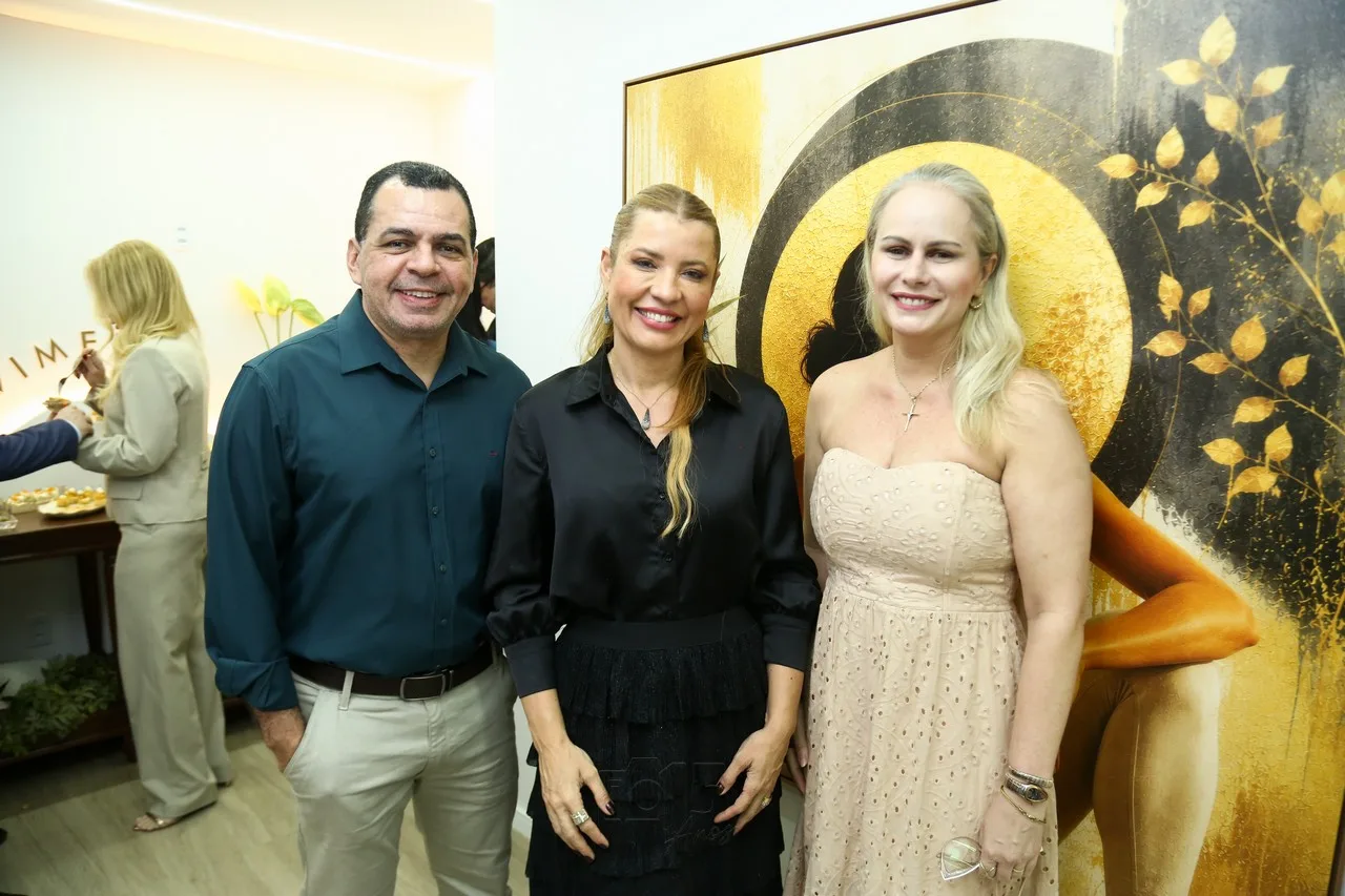 Adriano Loureiro, Natália Varela e Roberta Lice 