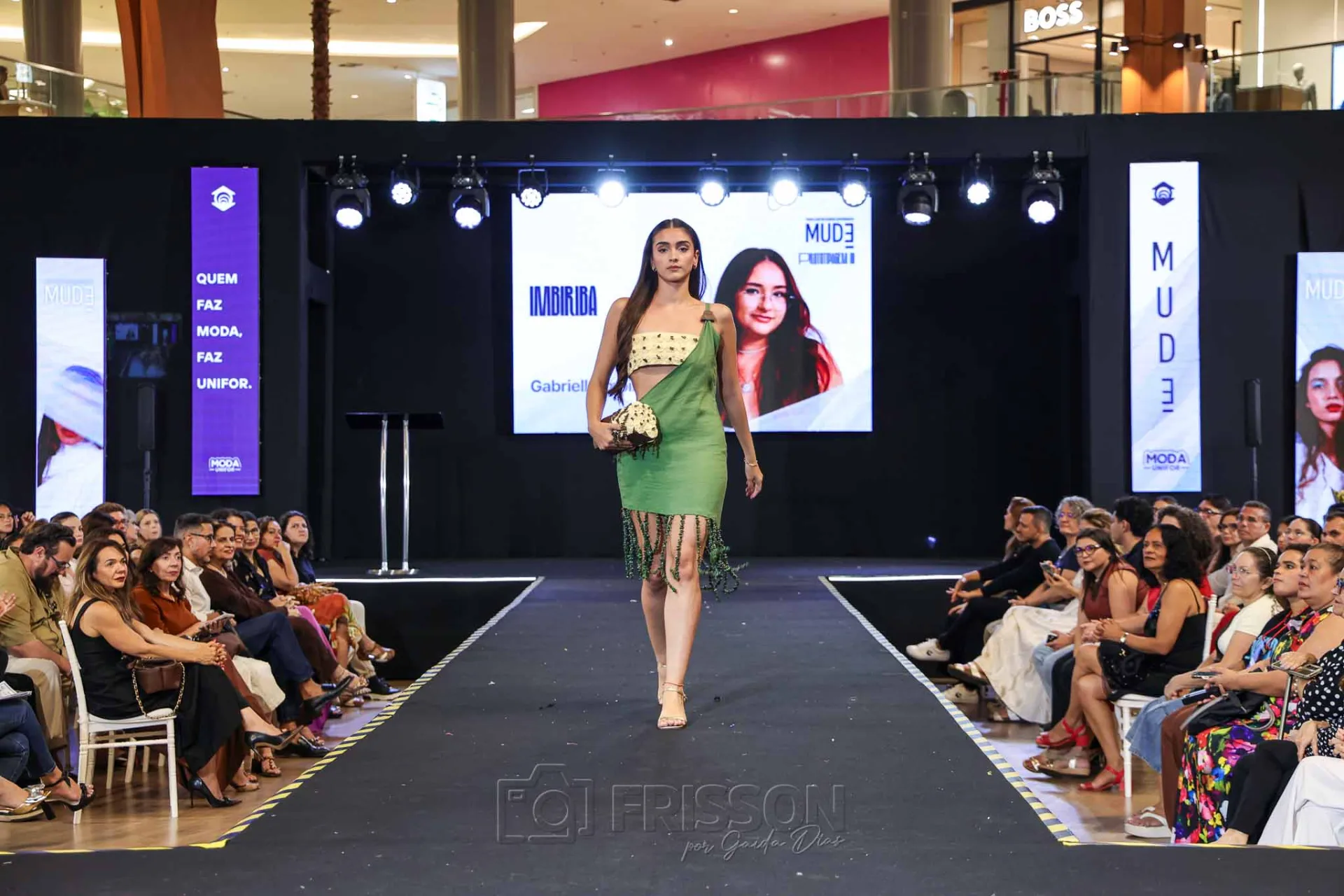 Desfila Moda UNIFOR