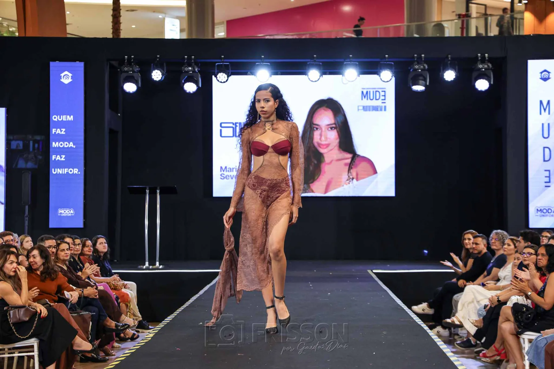 Desfila Moda UNIFOR