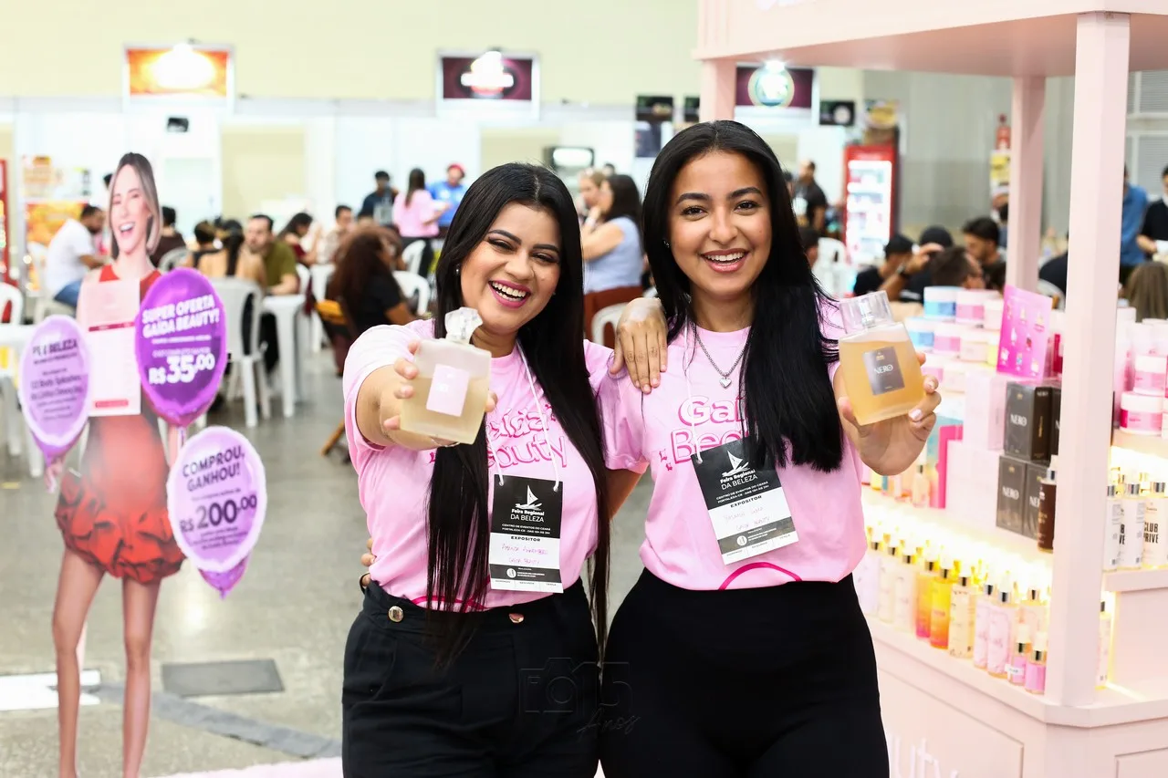 Amanda Annemberg e Yasmin Lima 