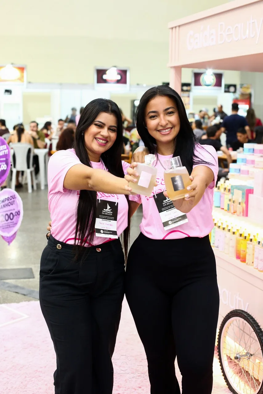 Amanda Annemberg e Yasmin Lima 