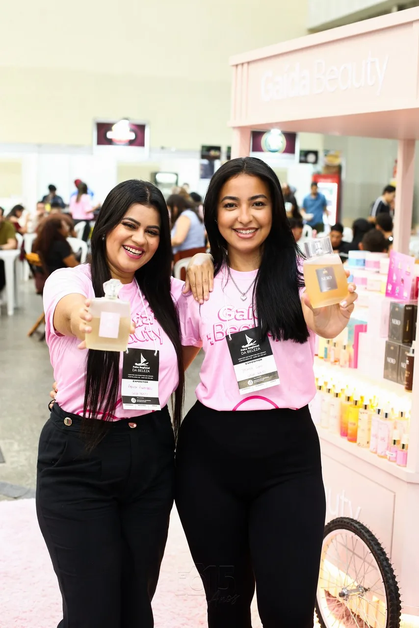 Amanda Annemberg e Yasmin Lima 