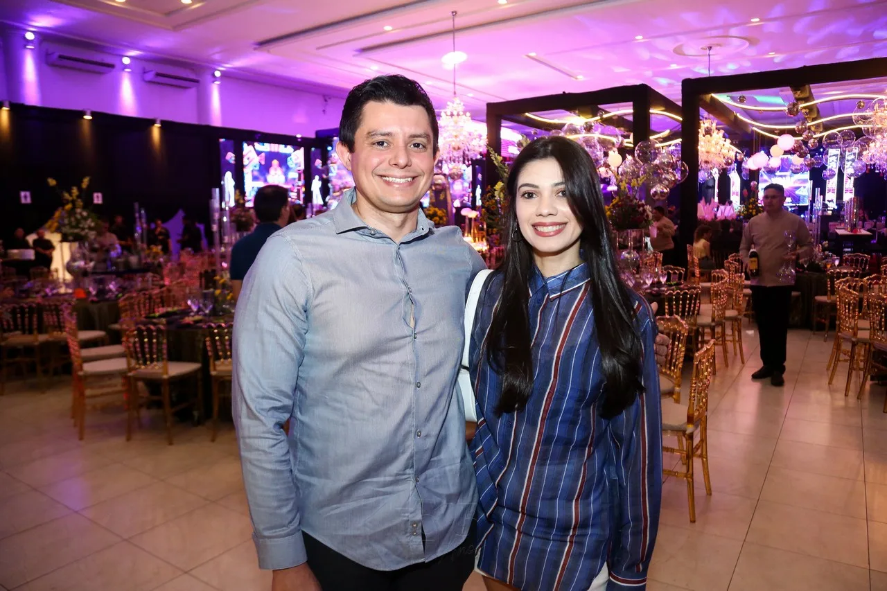 Alan Paulino e Débora Sales