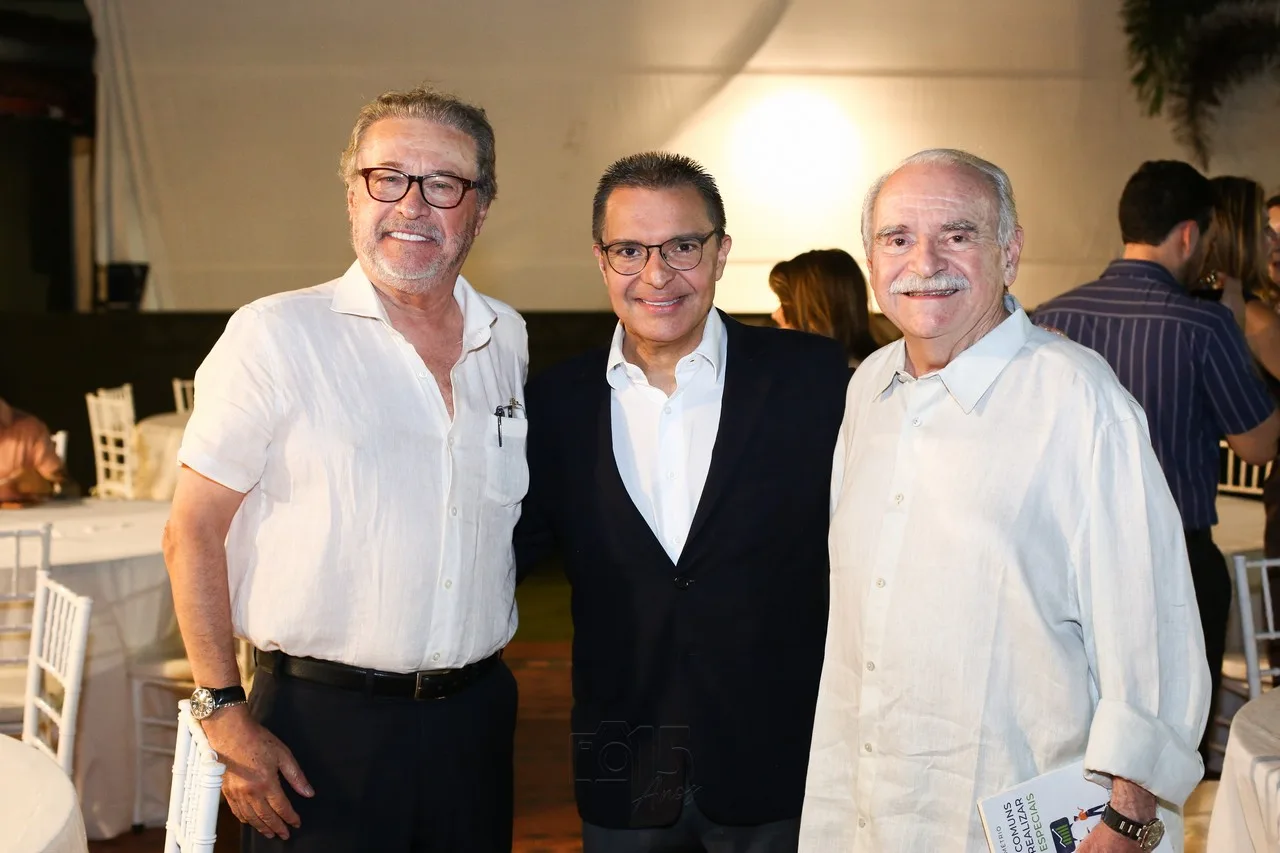 Cândido Albuquerque, Daniel Demetrio e Ednilton Soárez 