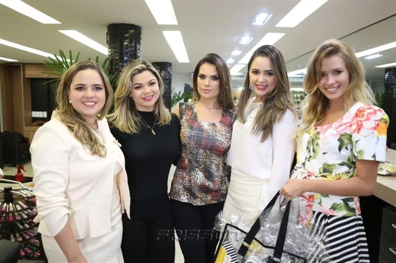 Aline Aguiar, Danielle Brandão, Wladia Nunes, Juliana Veras e Mariana Araújo