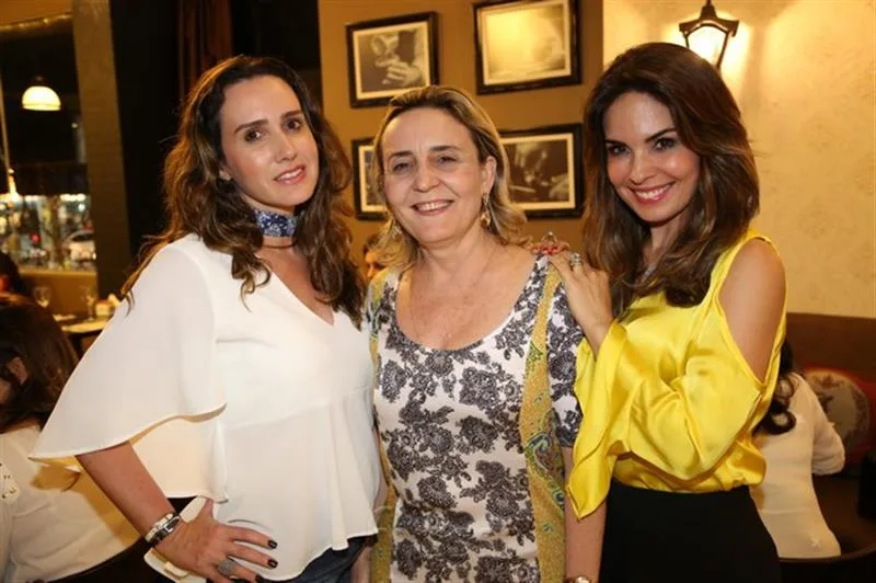 Roberta Nogueira, Maria Tereza Telles e Eveline Fujita