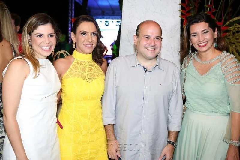 Carol Bezerra, Samara Fernandes, Roberto Cláudio e Márcia Travessoni