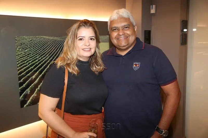 Cristiane Quadros e Robson Gomes