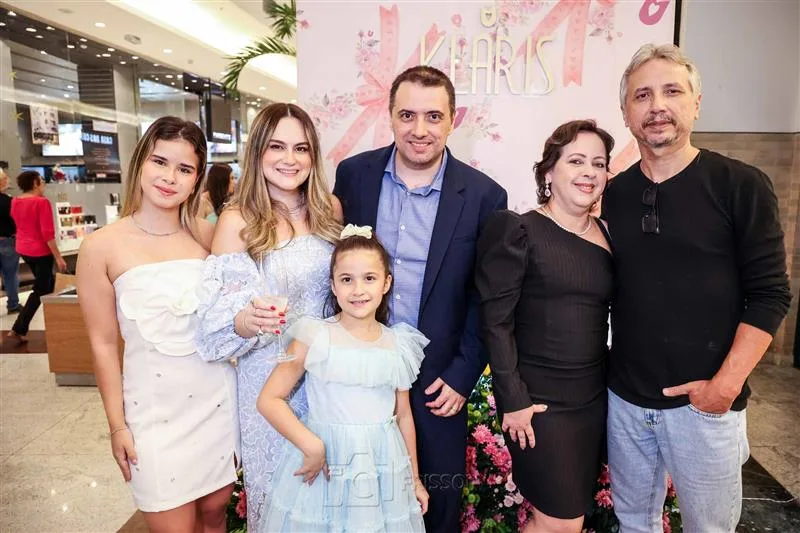 Ana Julia Prado, Karla, Alice Benevides, David Rocha, Carla Prado e Marcos Antônio Arruda