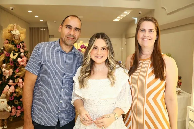 Daniel e Amanda Farias com Karla Benevides