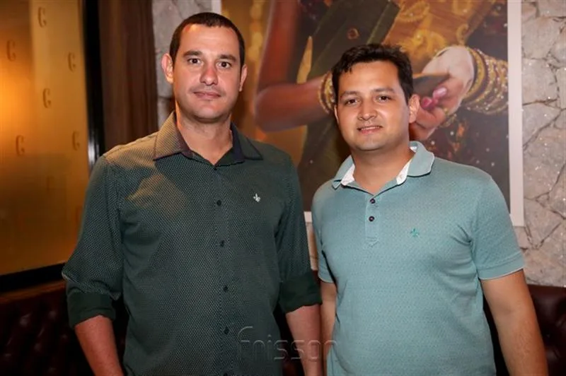 Leonardo Ribeiro e Estevão Tomas