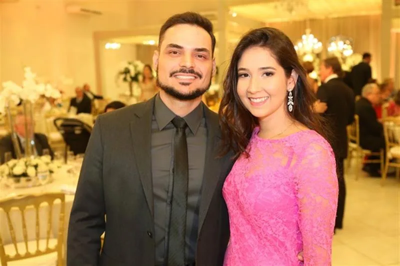 Andre vila Nova e Karla Pires