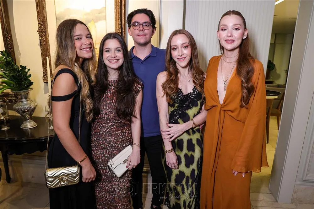 Anik Fujita, Duda Dantas, Pedro, Mariah e Larissa Fujita
