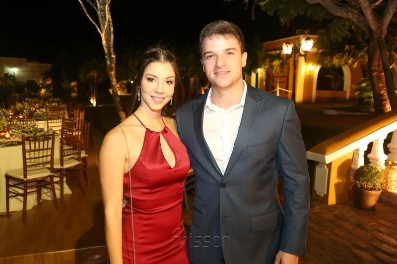 Amanda Santiago e Mário Moreno