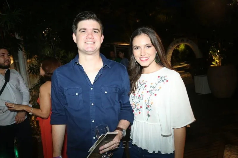 Alessandro Felix e Elane Marques