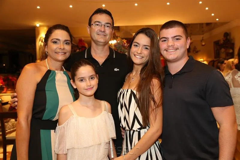Adriana, Maria Fernanda, Mauro Regis, Marjorie Gurgel e Michael Dias