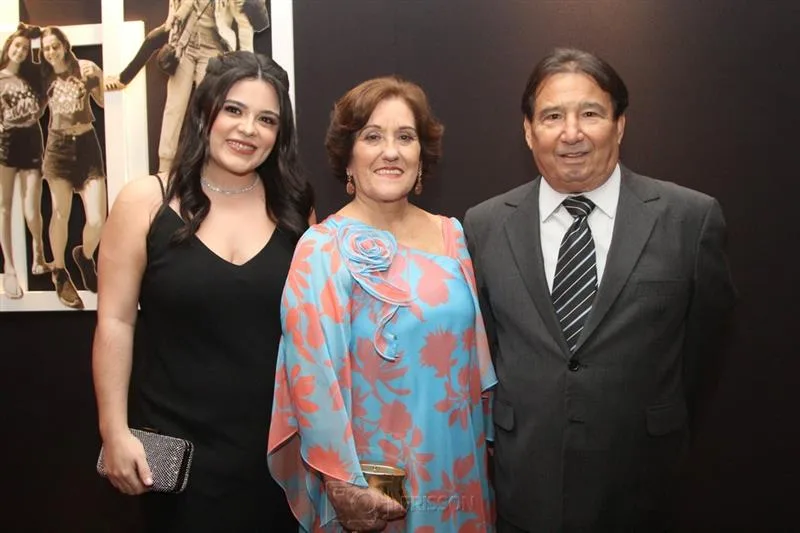 Amanda Barroso, Gleuba Carvalho e Assis Bezerra