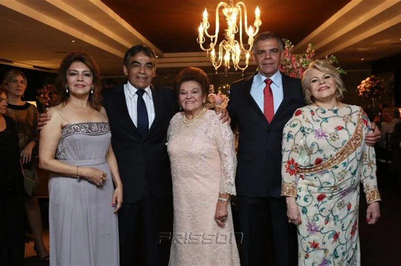 Albaniza Albuquerque e Filhos
