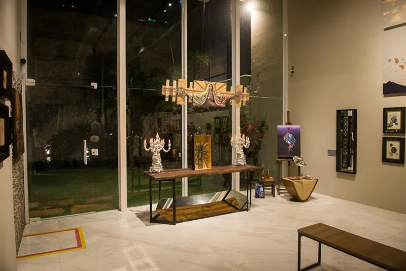 Exposição Menento Mori de Isaac Furtado