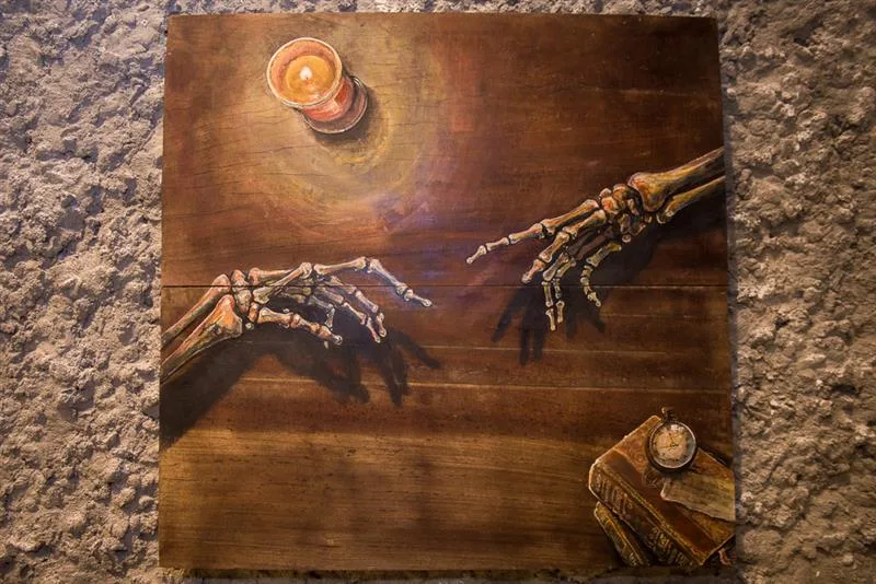 Exposição Menento Mori de Isaac Furtado