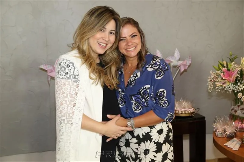Carol Yamazaki e Vanessa Queirós