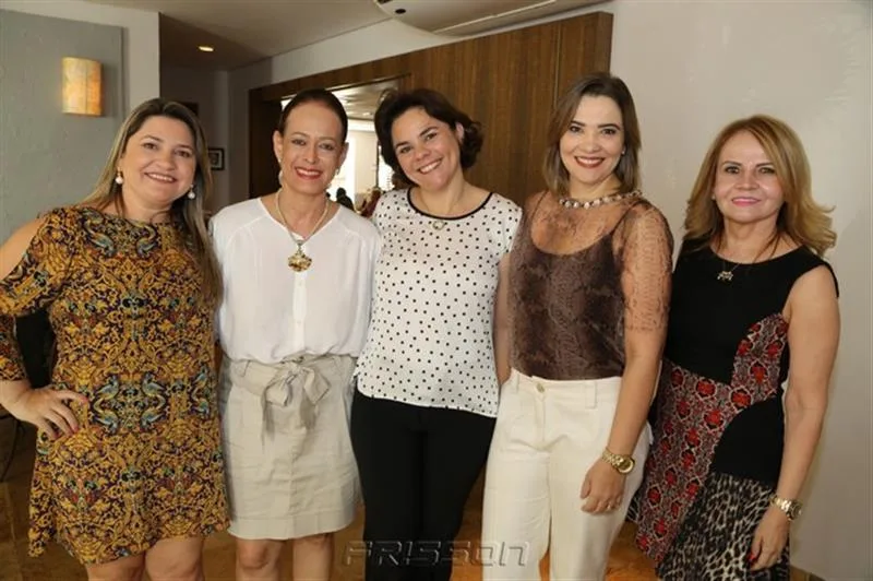 Cristina Aguiar, Kassi Saldanha, Danielle Vilar, Fabricia Bastos e Suzane Freitas