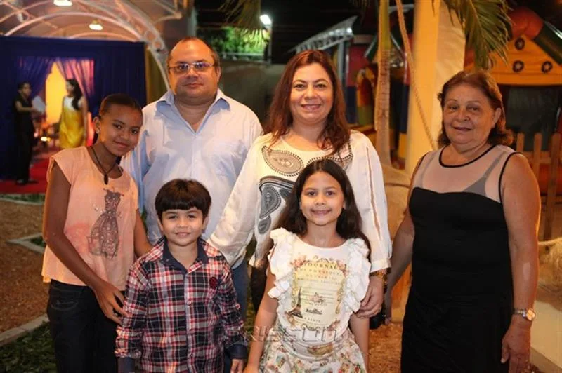 Ana Maria Santos, Renato Pimentel, Daniele Menezes, Ana Barbosa, Renato Lucas e Mariana Menezes
