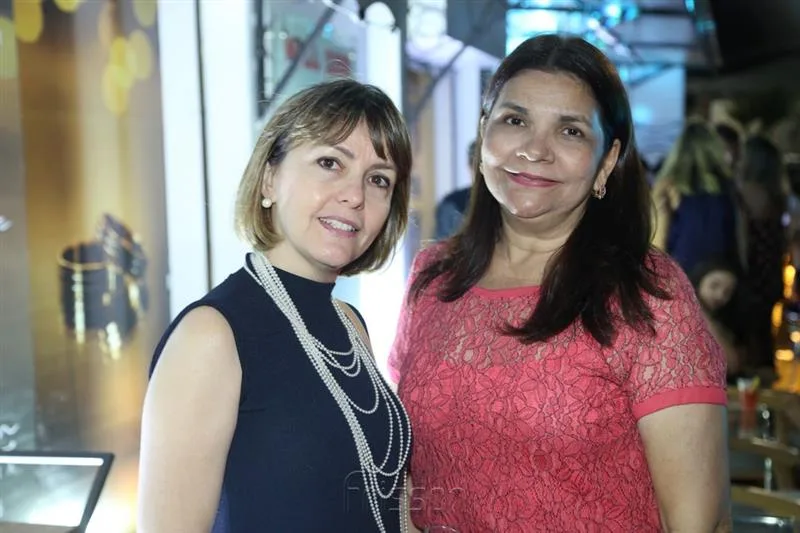 Circe Jane e Selina Castro Alves