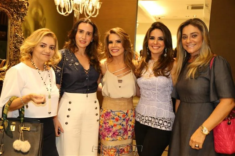 Ana Cristina Camelo, Roberta Nogueira, Maira Silva, Eveline fujita e Celia Magalhães