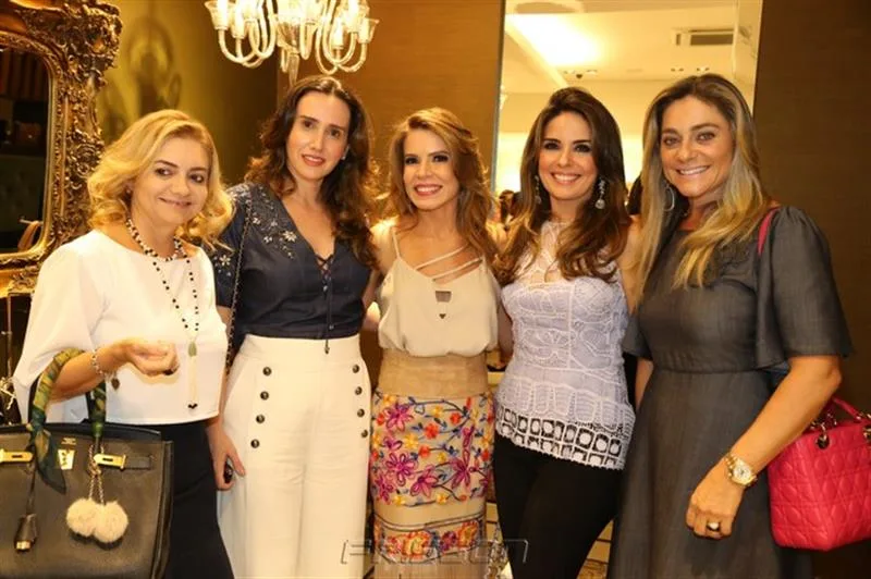Ana Cristina Camelo, Roberta Nogueira, Maira Silva, Eveline fujita e Celia Magalhães